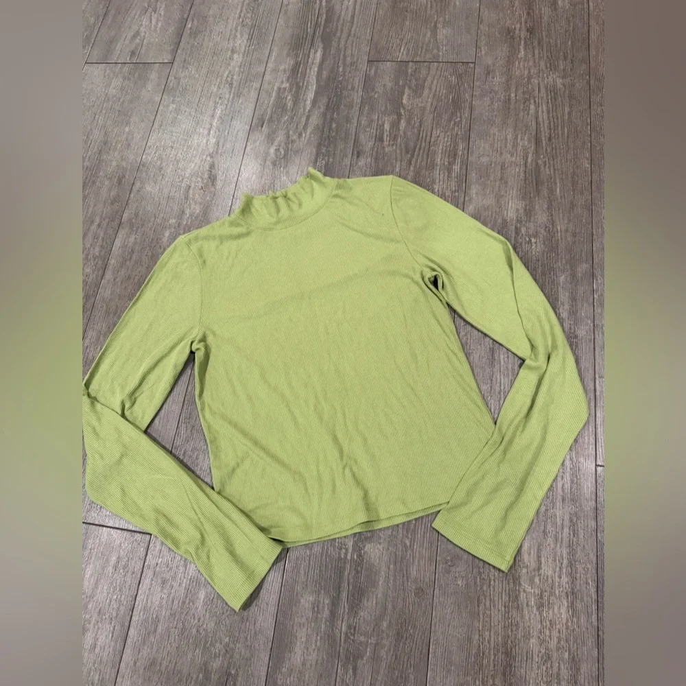 AMERICAN EAGLE turtleneck top ✨